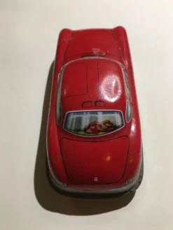 Voiture miniature Mercedes en tôle lithographiée