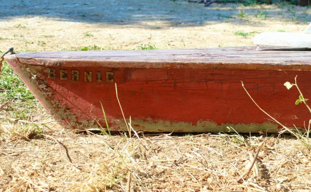 Yole en bois bernic